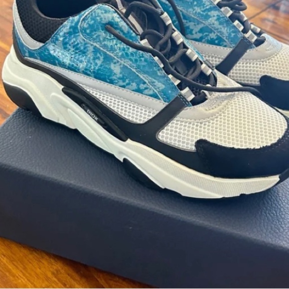 I’m selling dior b22 sneakers